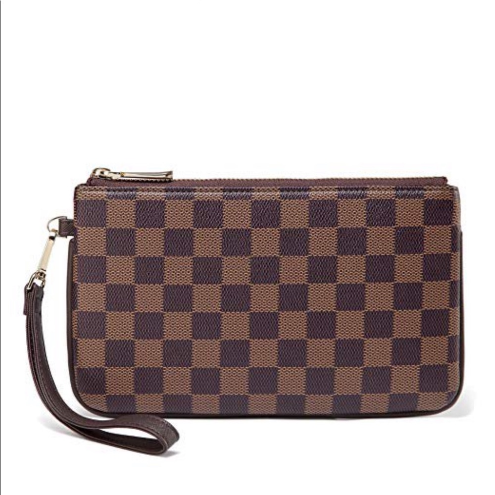 New Daisy Rose Wristlet